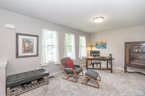 752 W Castlebury, Saline, MI 48176 photo 8