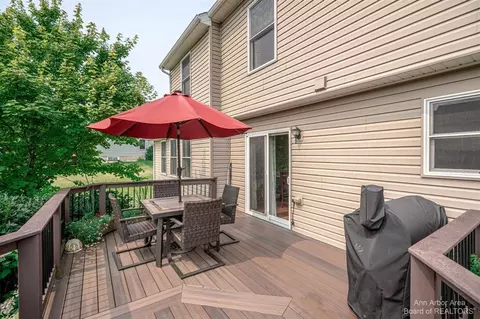 752 W Castlebury, Saline, MI 48176 photo 82