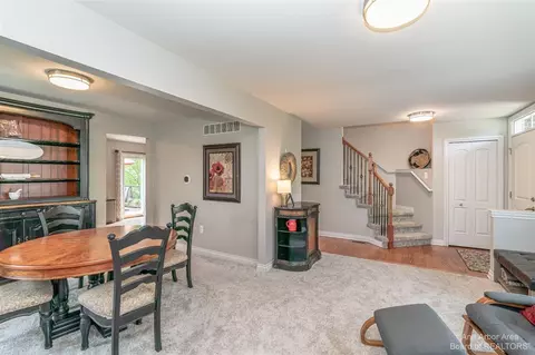 752 W Castlebury, Saline, MI 48176 photo 11