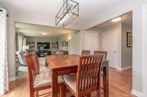 752 W Castlebury, Saline, MI 48176 photo 16