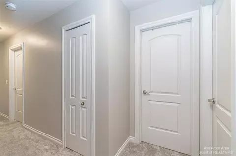 752 W Castlebury, Saline, MI 48176 photo 33