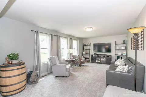 752 W Castlebury, Saline, MI 48176 photo 28