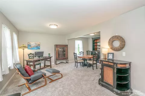 752 W Castlebury, Saline, MI 48176 photo 7