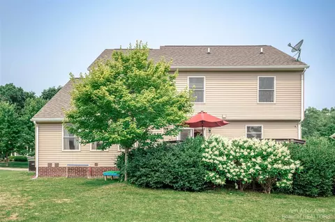 752 W Castlebury, Saline, MI 48176 photo 78