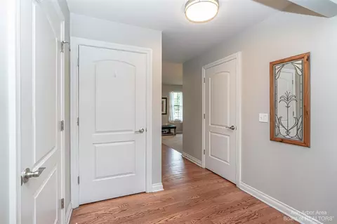 752 W Castlebury, Saline, MI 48176 photo 23