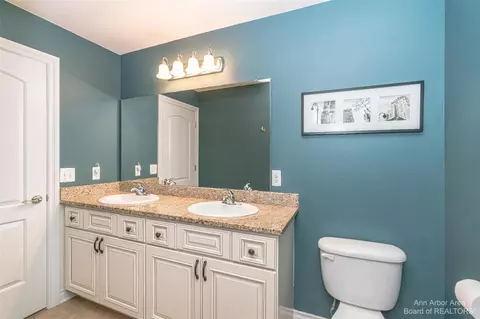 752 W Castlebury, Saline, MI 48176 photo 45