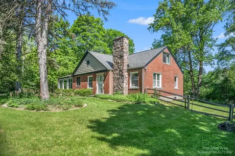 1795 Sheridan, Ann Arbor, MI 48104