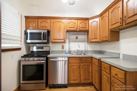 4538 Cleveland, Wayne, MI 48184 photo 4