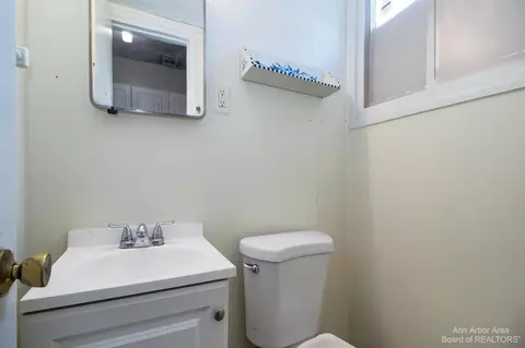 4538 Cleveland, Wayne, MI 48184 photo 16