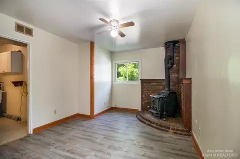 4538 Cleveland, Wayne, MI 48184 photo 11