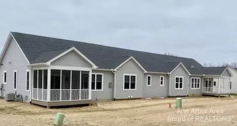 5725 Trailside #19, Whitmore Lake, MI 48189