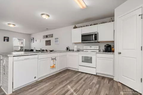 891 Rabbit Run, Carleton, MI 48117 photo 18