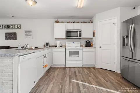 891 Rabbit Run, Carleton, MI 48117 photo 17