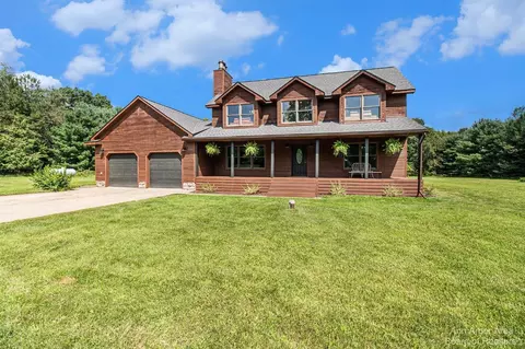 9240 White, Hartland, MI 48451