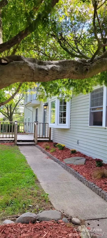 5140 Wright, Milan, MI 48160 photo 2