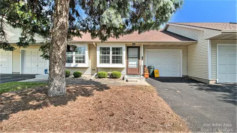 729 Clark #04, Tecumseh, MI 49286