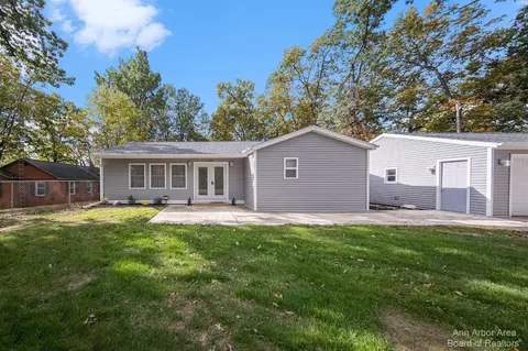 8612 Glenwood, Jackson, MI 49201