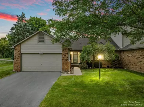 32767 Chapman, Westland, MI 48185