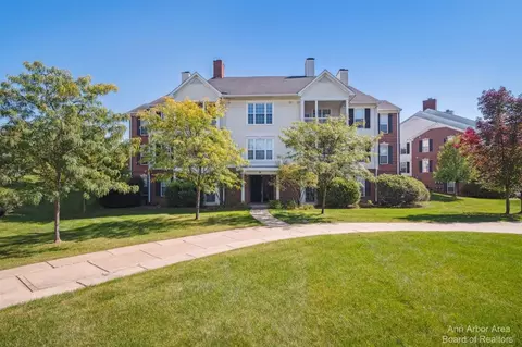 851 E Summerfield Gln #14, Ann Arbor, MI 48103