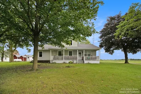 10705 Lima Ctr, Manchester, MI 48158