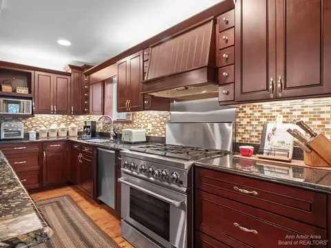 3435 Sesame, Howell, MI 48843 photo 8