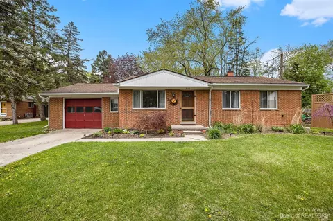 3110 Fernwood, Ann Arbor, MI 48108