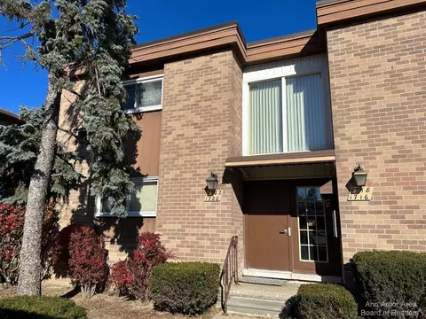 1722 Washtenaw, Ypsilanti, MI 48197