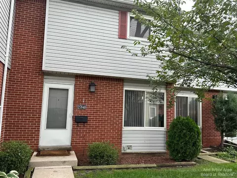 27848 Eastwick Sq #81, Roseville, MI 48066