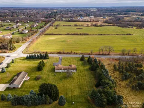 8060 Moon, Saline, MI 48176 photo 32