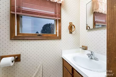 8060 Moon, Saline, MI 48176 photo 25