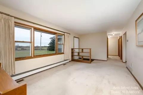 8060 Moon, Saline, MI 48176 photo 11
