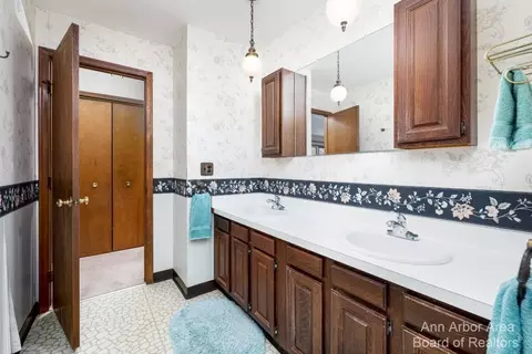 8060 Moon, Saline, MI 48176 photo 13