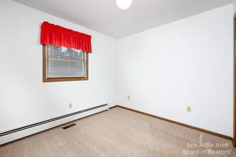 8060 Moon, Saline, MI 48176 photo 18