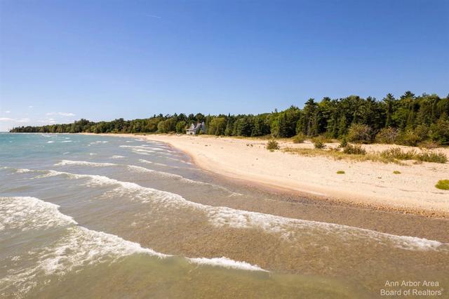 4 E Side, Beaver Island, MI 49782