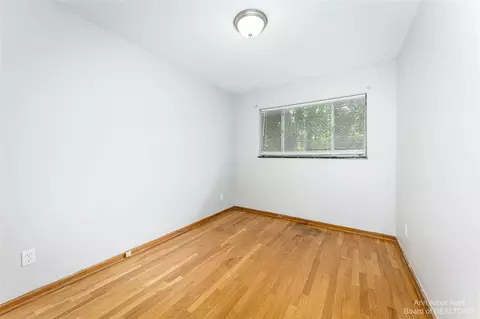 319 State, Adrian, MI 49221 photo 17