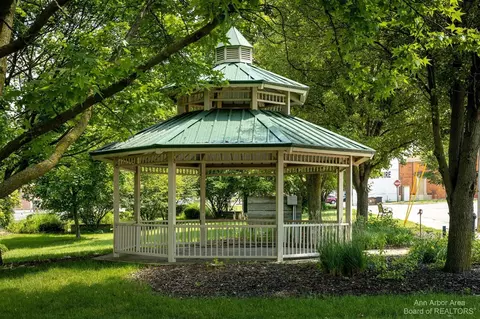 319 State, Adrian, MI 49221 photo 52