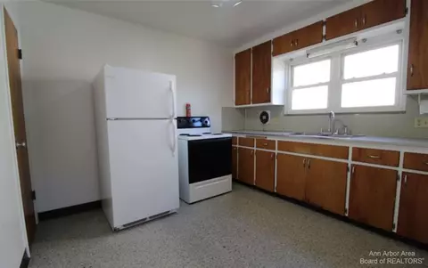 1714 Jackson, Ann Arbor, MI 48103 photo 5