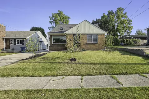 1113 Deboer, Wyoming, MI 49509