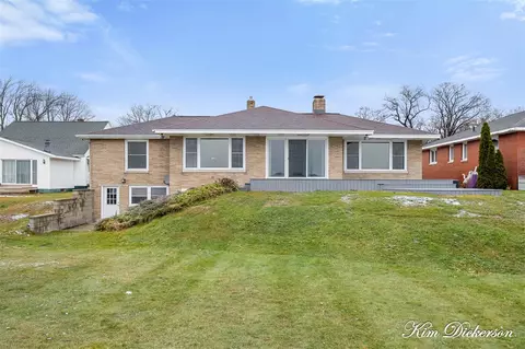 2645 Memorial, Muskegon, MI 49445