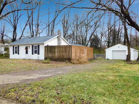 2711 West, Niles, MI 49120