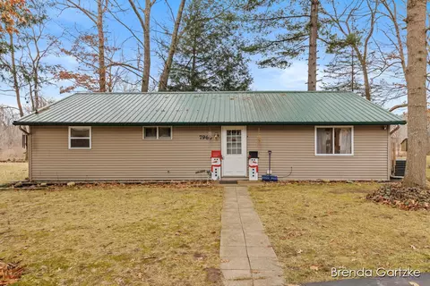 7966 Main, Newaygo, MI 49337