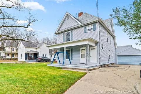 810 S Kalamazoo, Marshall, MI 49068 photo 2