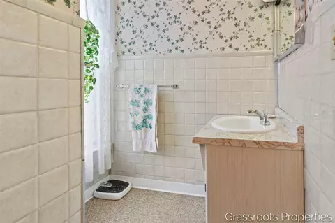 810 S Kalamazoo, Marshall, MI 49068 photo 30