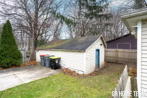 1786 Kinney, Walker, MI 49534 photo 29