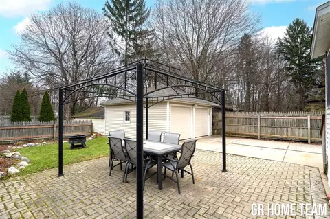 1786 Kinney, Walker, MI 49534 photo 26