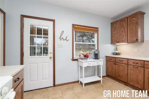 1786 Kinney, Walker, MI 49534 photo 12