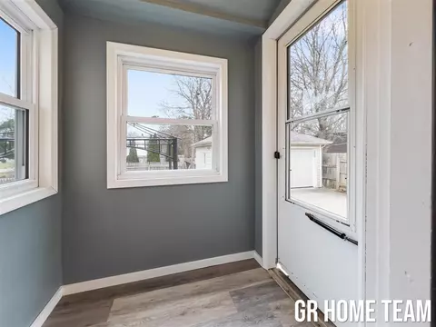 1786 Kinney, Walker, MI 49534 photo 13