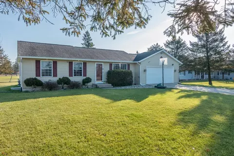 52401 Pulver, Three Rivers, MI 49093