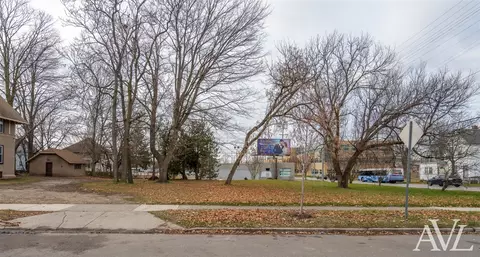 216 Martin Luther King Jr, Grand Rapids, MI 49507