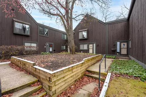219 Paisley #118, Kalamazoo, MI 49006